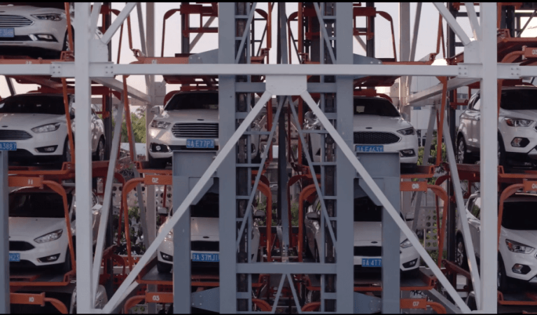 The machine has all the cars in the Ford China catalog Car vending machine