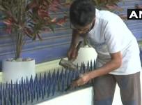 HDFC removes iron spikes
