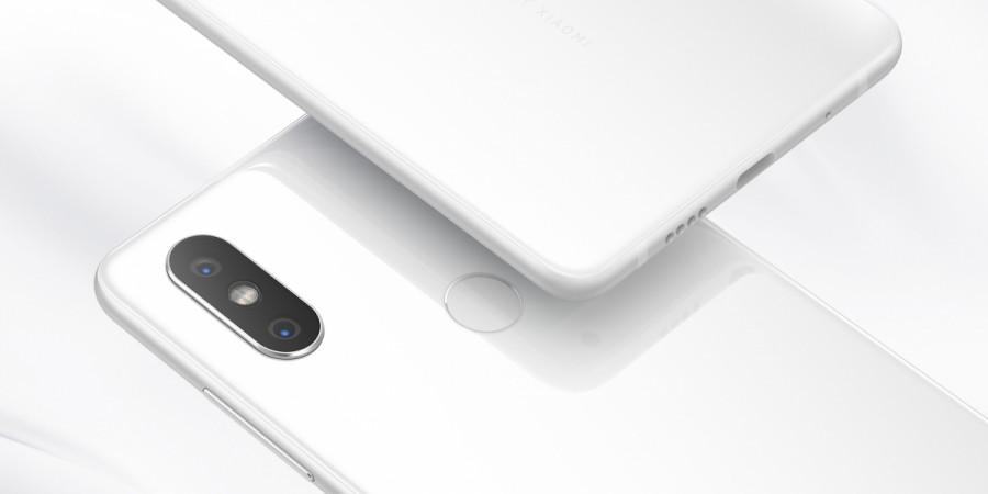 Xiaomi Mi Mix 2S sports a vertically aligned dual camera setup on the back. Xiaomi Mi Mix 2S