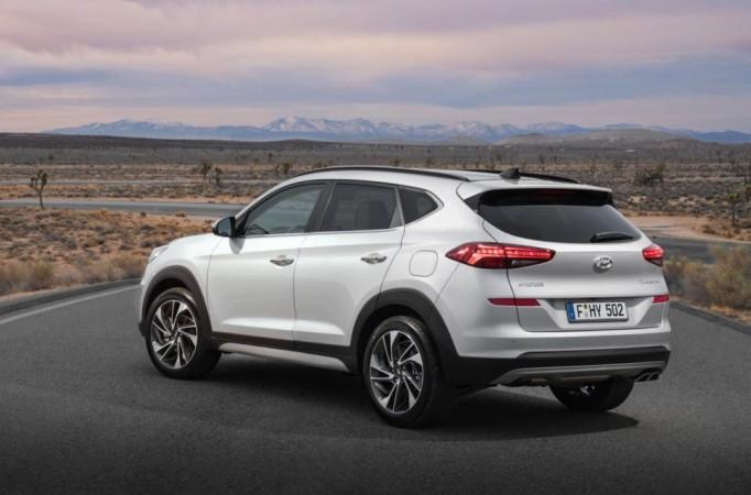 2019 Hyundai Tucson features reflectors on the tailgate instead of bumper. 2019 Hyundai Tucson