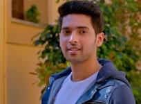 Armaan Malik in Ghar Se Nikalte Hi song video