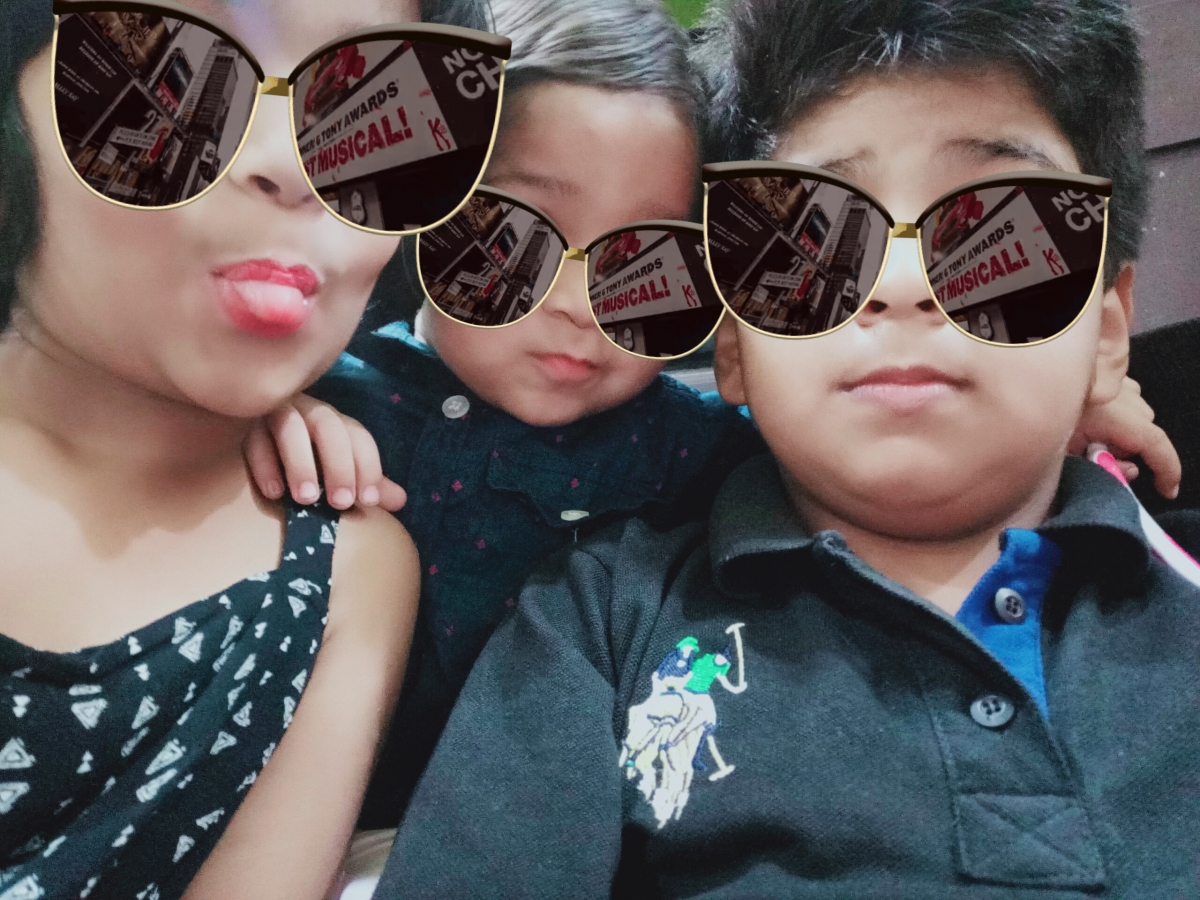 OPPO F7 review: testing AR stickers