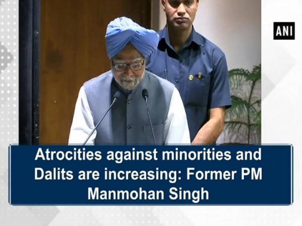 Manmohan Singh addressing students