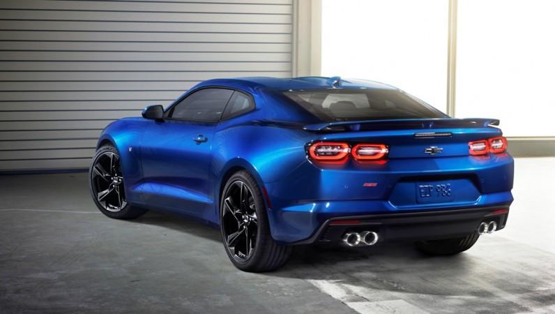2019 Chevy Camaro goes up against the Ford Mustang 2019 Chevrolet Camaro