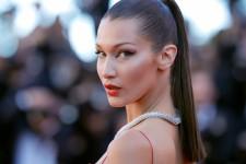 Bella Hadid ditches her bra for a fierce look at Milan Fashion Week [Watch]  - IBTimes India