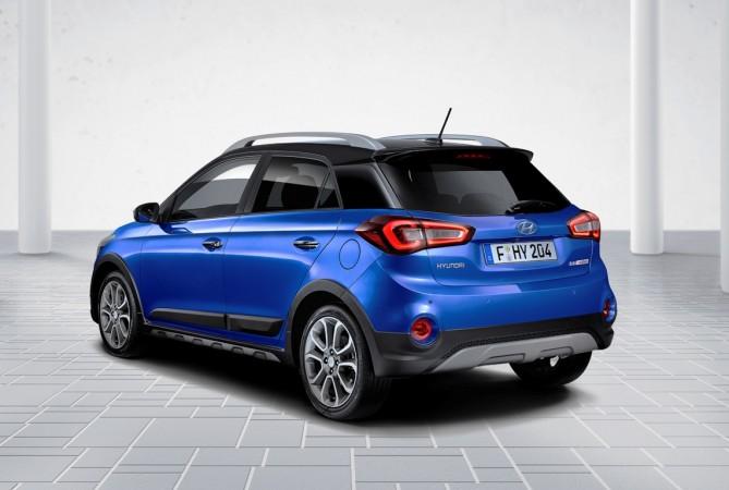 Hyundai i20 Active facelift gets new tail lamps and number plate moved to tailgate from bumper. Hyundai i20 Active facelift