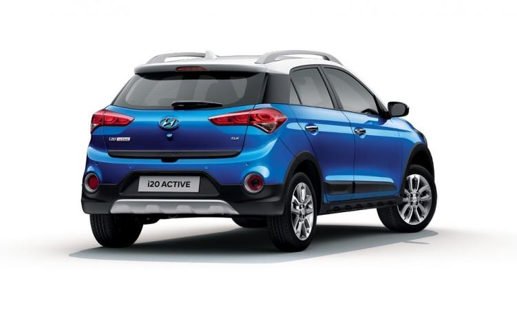2018 Hyundai i20 Active gets a new black insert with Active badging at the bootlid 2018 Hyundai i20 Active