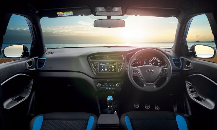 New Hyundai i20 Active gets color-coordinated interior detailing 2018 Hyundai i20 Active