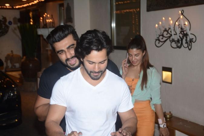 Arjun Kapoor, Varun Dhawan, Jacqueline Fernandez at Anil Kapoor's house Arjun Kapoor, Varun Dhawan, Jacqueline Fernandez