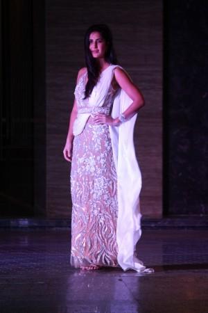 Katrina Kaif Sonam kapoor and Anand Ahuja Sangeet