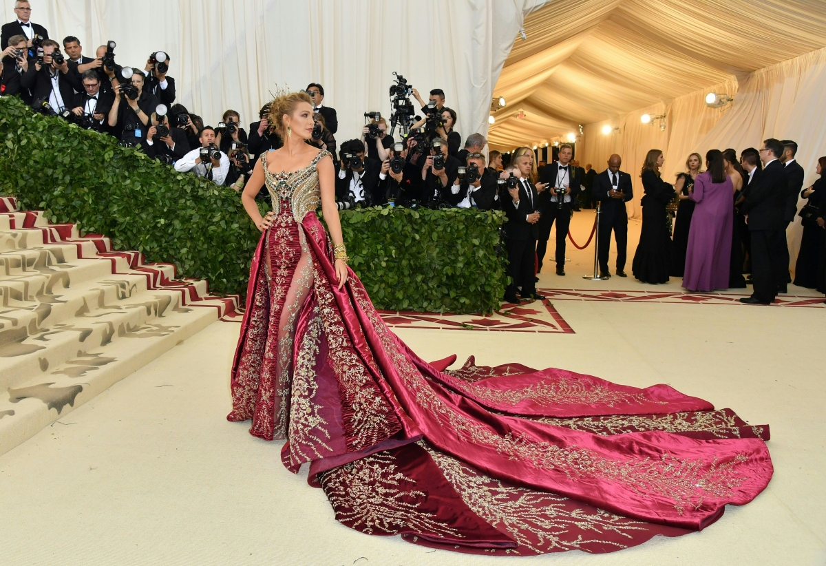 Blake Lively took a party bus to arrive at Met Gala 2018 - IBTimes India