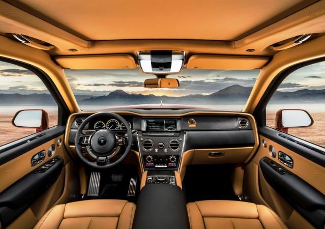 Rolls-Royce Cullinan has one of the luxurious cabin with top-quality parts Rolls-Royce Cullinan SUV