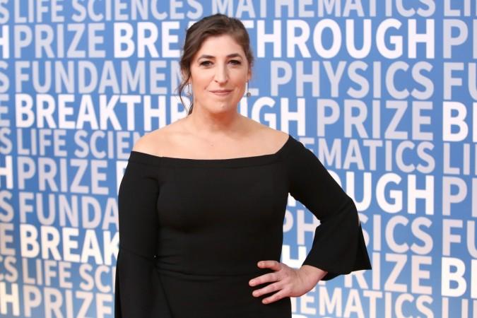 Actor Mayim Bialik attends the 2018 Breakthrough Prize at NASA Ames Research Center on December 3, 2017 in Mountain View, California Actor Mayim Bialik