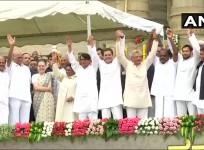 Opposition parities' bonhomie at the Karnataka Chief Minister HD Kumaraswamy's swearing in ceremony