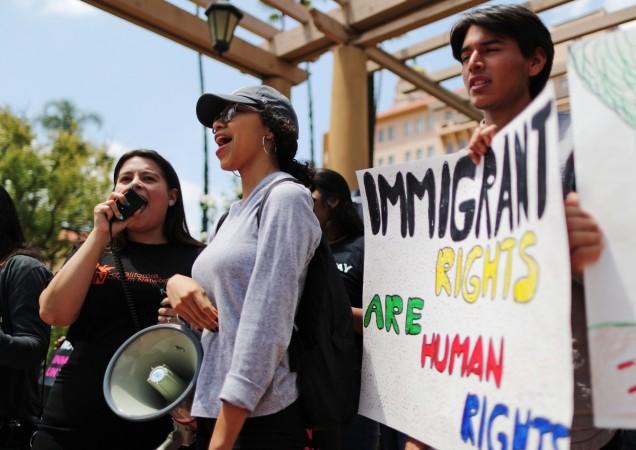 Protestors speak up in favour of immigrants in California Protestors speak up in favour of immigrants in California