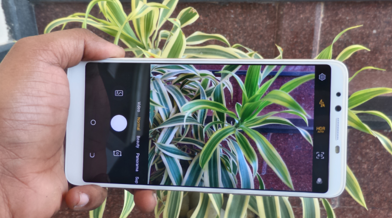Tecno Camon iClick comes with a 20MP front camera with dual-LED flash and F2.0 aperture. Tecno, Camon iClick, review, first impression