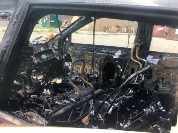 The car that a Samsung Galaxy phone burned down. Samsung Galaxy phone caught fire