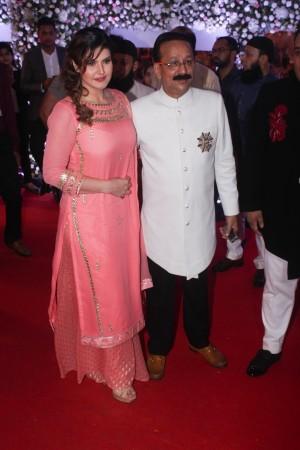 Zareen Khan at Baba Siddiqui's Iftaar Party Zareen Khan at Baba Siddiqui's Iftaar Party