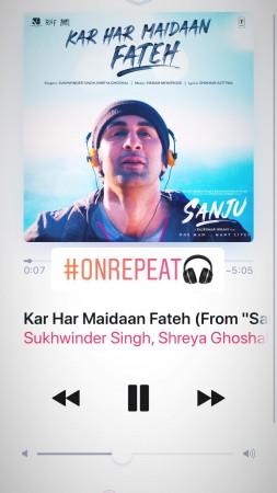Alia listening to Ranbir Kapoor's song Kar Har Maidaan Fateh from Sanju Ranbir Kapoor, Sanju, Kar Har Maidaan Fateh