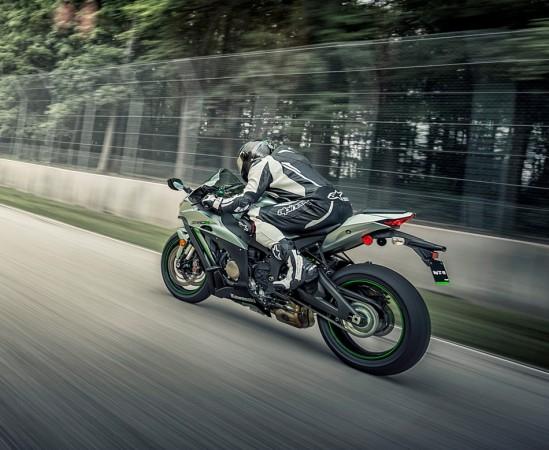 2018 Kawasaki Ninja ZX-10R launch is expected by the end of June 2018 Kawasaki Ninja ZX-10R