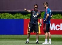 Julen Lopetegui Gerard Pique Spain