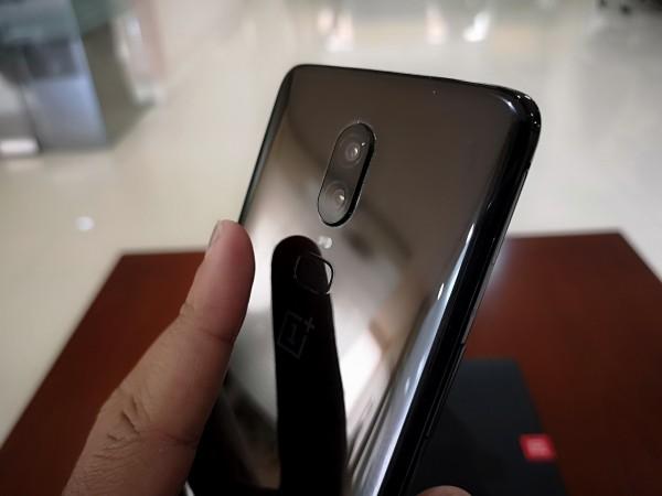 OnePlus 6 has a rear-mounted fingerprint scanner and an accurate facial unlocking feature OnePlus 6 has a rear-mounted fingerprint scanner and an accurate facial unlocking feature