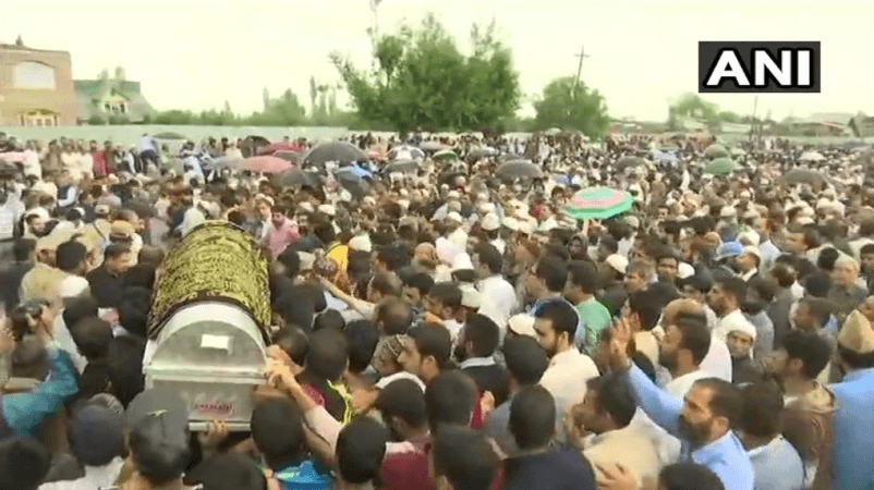 Last rites ceremony of Rising Kashmir editor Shujaat Bhukhari Shujaat Bukhari funeral