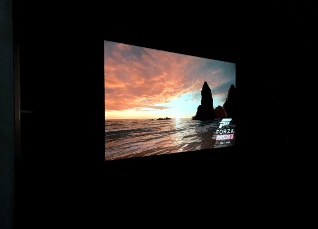Microsoft Xbox One X offers best gaming titles to enjoy in 4K resolution. Microsoft, Xbox One X, review, controller