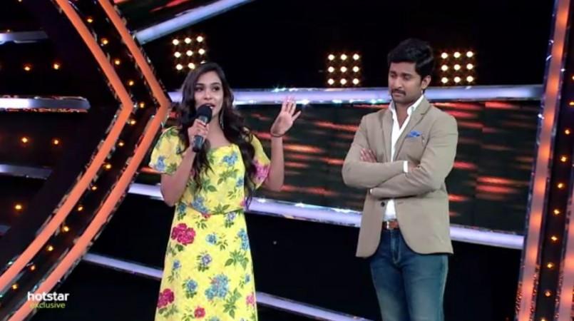Sanjana Anne with Nani on Bigg Boss Telugu 2 stage Sanjana Anne with Nani on Bigg Boss Telugu 2 stage