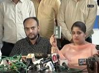Tanvi Seth flashing her passport after being harassed by an officer at the Lucknow Regional Passport Office