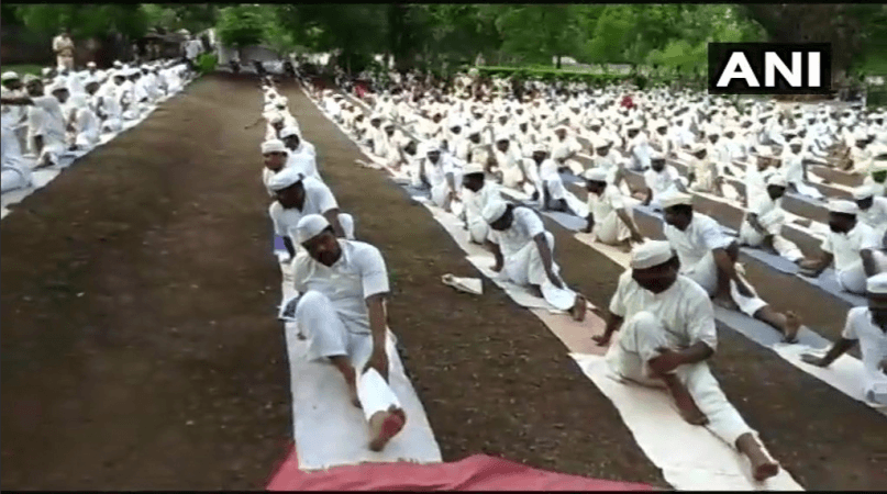 Pune's Yerawada jail International Yoga Day