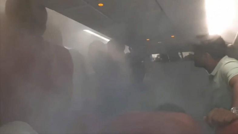 AirAsia Pilot Allegedly Blasts Passengers With Mist To Force Them class= AirAsia Pilot Allegedly Blasts Passengers With Mist To Force Them Out