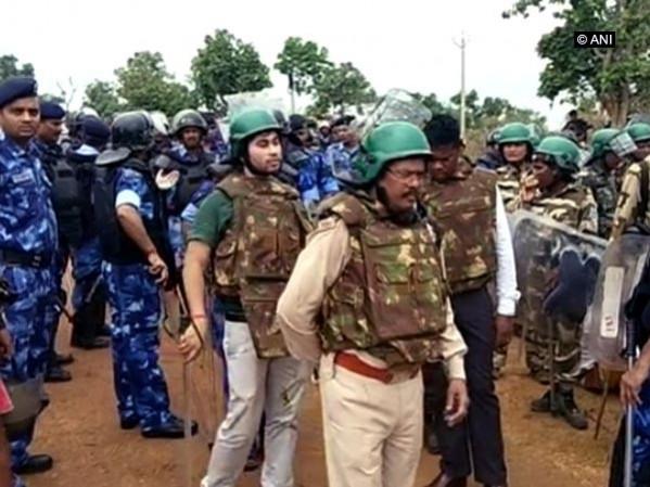 Police forces getting ready to break up a Pathalgarhi protest. Pathalgarhi protest in Jharkhand