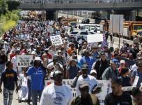 Activists March Onto Chicago Expressway To Protest Violence In the Cit
