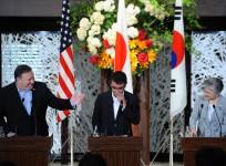 Mike Pompeo (L), Japan's Foreign Minister Taro Kono (C) and South Korean Foreign Minister Kang Kyung-wha