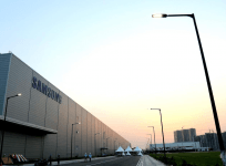 Samsung, Noida, world's biggest smartphone plant,