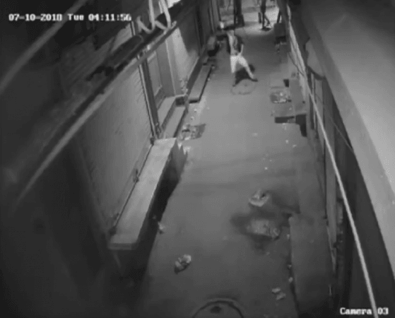 This Delhi thief gives world a glimpse of his dance moves before looting shops. thief dancing