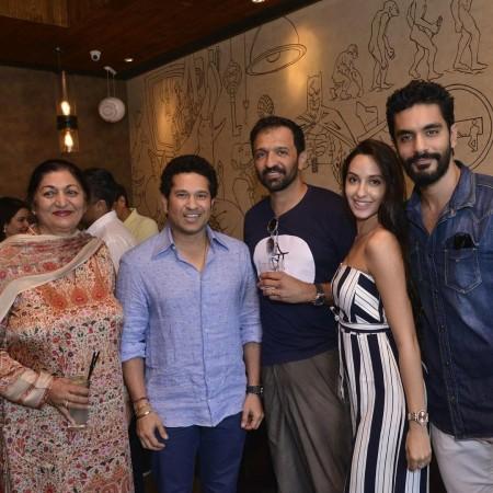 Angad Bedi, Nora Fatehi with Sachin Tendulkar and Atul Kasbekar Angad Bedi, Nora Fatehi
