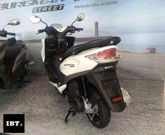 Suzuki Burgman Street shares most of the undepinnings with the Acces 125 Suzuki Burgman Street