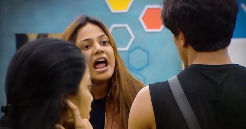 Aishwarya Dutta clashes with Riythvika. Aishwarya Dutta