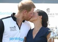 Meghan Markle Prince Harry kissing