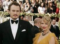 Heath Ledger (L) and Michelle Williams
