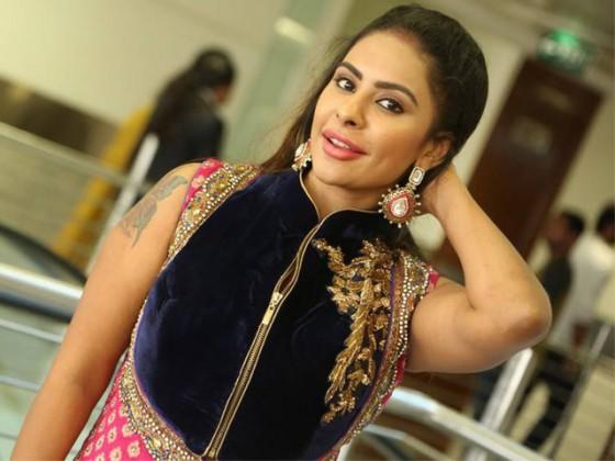 Jr.'s Reddy Sri Reddy goes gaga over Ajith Kumar after Jr NTR and Mahesh Babu ...
