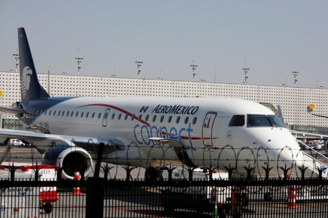 FILE PHOTO: An aeroplane of Aeromexico Connect, regional operator of Mexico's largest airline Aeromexico, is pictured at the airstrip at Benito Juarez international airport in Mexico City, Mexico, November 28, 2017. The plane pictured is the Aeromexico-operated Embraer passenger jet that crashed just after takeoff in Mexico's state of Durango on July 31, 2018. Aeromexico plane that crashed