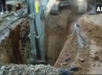 Digging to rescue the three year old from a borewell in Bihar