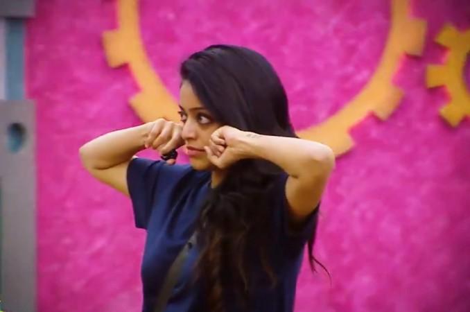 Janani Iyer. Janani Iyer