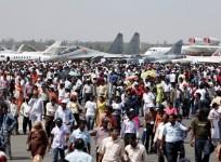 Spectators at the 2007 Bangalore air show