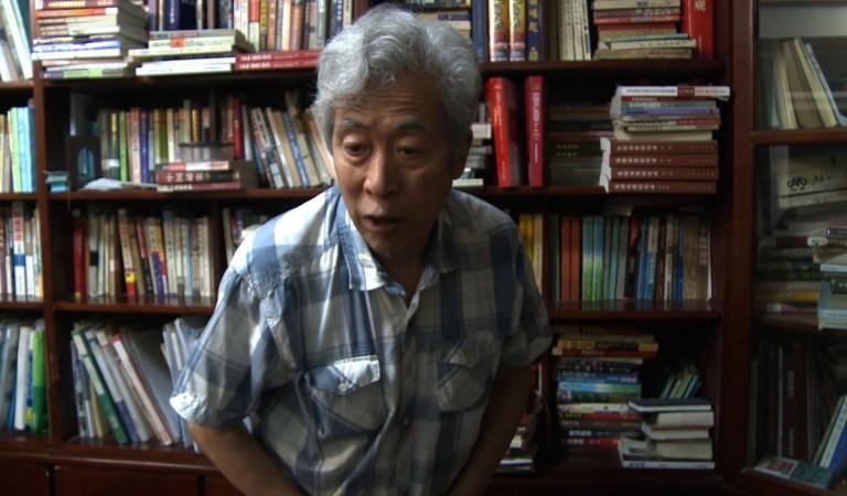 former professor Sun Wenguang talking in his home in Jinan, east China's Shandong province on August 28, 2013 Sun Wenguang talking in his home
