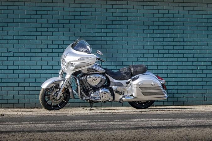2018 Indian Chieftain Elite is powered by a Thunderstroke 111 V-twin engine 2018 Indian Chieftain Elite