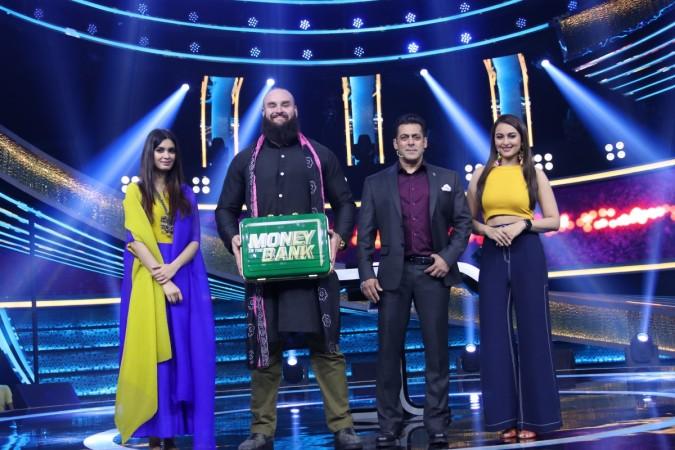 Diana Penty, WWE Superstar Braun Strowman, Salman Khan and Sonakshi Sinha on 10 Ka Dum Braun Strowman